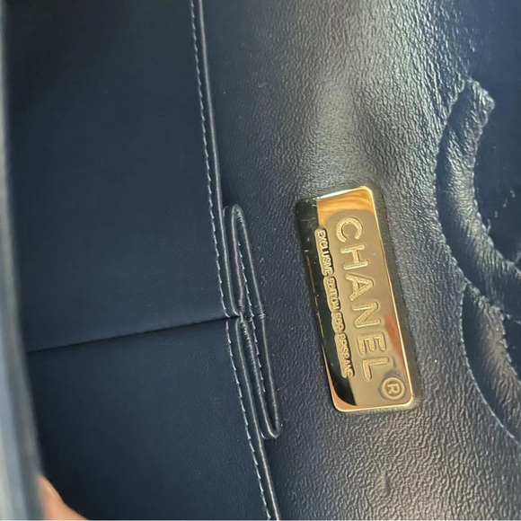 Authentic Chanel Handbag - Picture 4 of 15